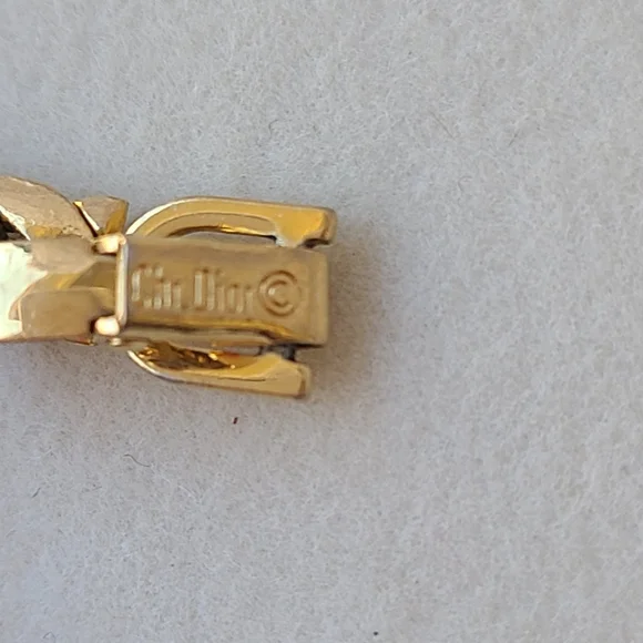 Christian Dior Vintage Heart Pendant Necklace, Gold Plated, Excellent Condition - Picture 5 of 6